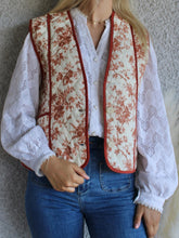 Chaleco acolchado con estampado de moda